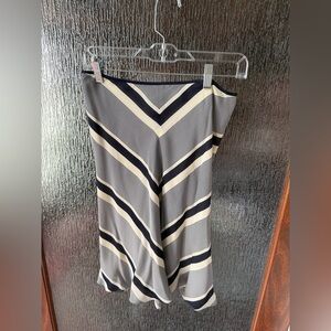 Ralph Lauren Size 4 Navy Striped 100% Silk Skirt - Lined Quiet Luxury